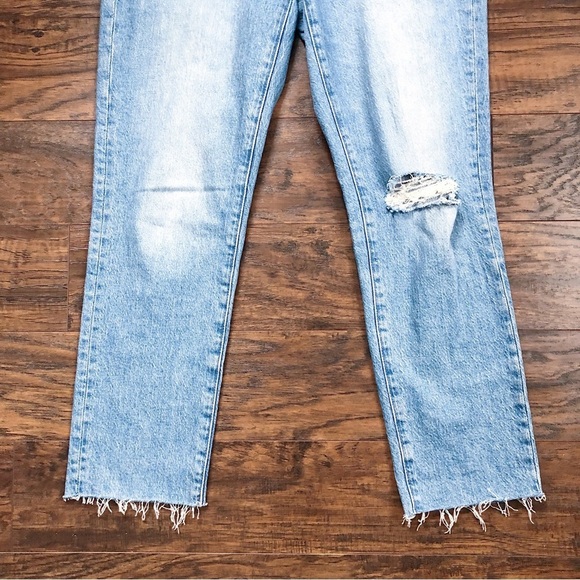 Madewell • The Curvy Perfect Vintage Jean in Coney Wash: Destroyed Edition - Picture 8 of 12